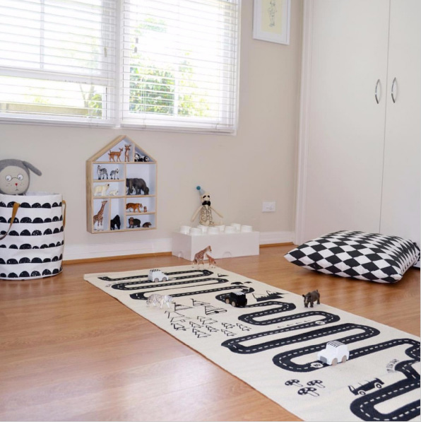 Black and white play mat